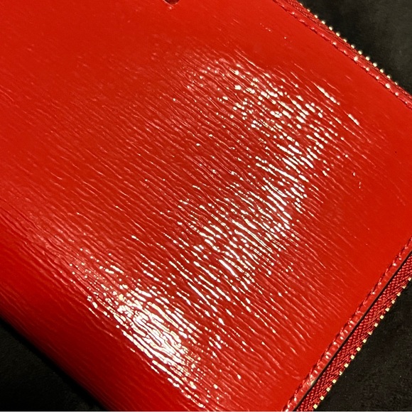 DKNY Patent Sutton Wallet Glossy RED Textured PU Leather lFull Zip Aroundkmr - Picture 14 of 15